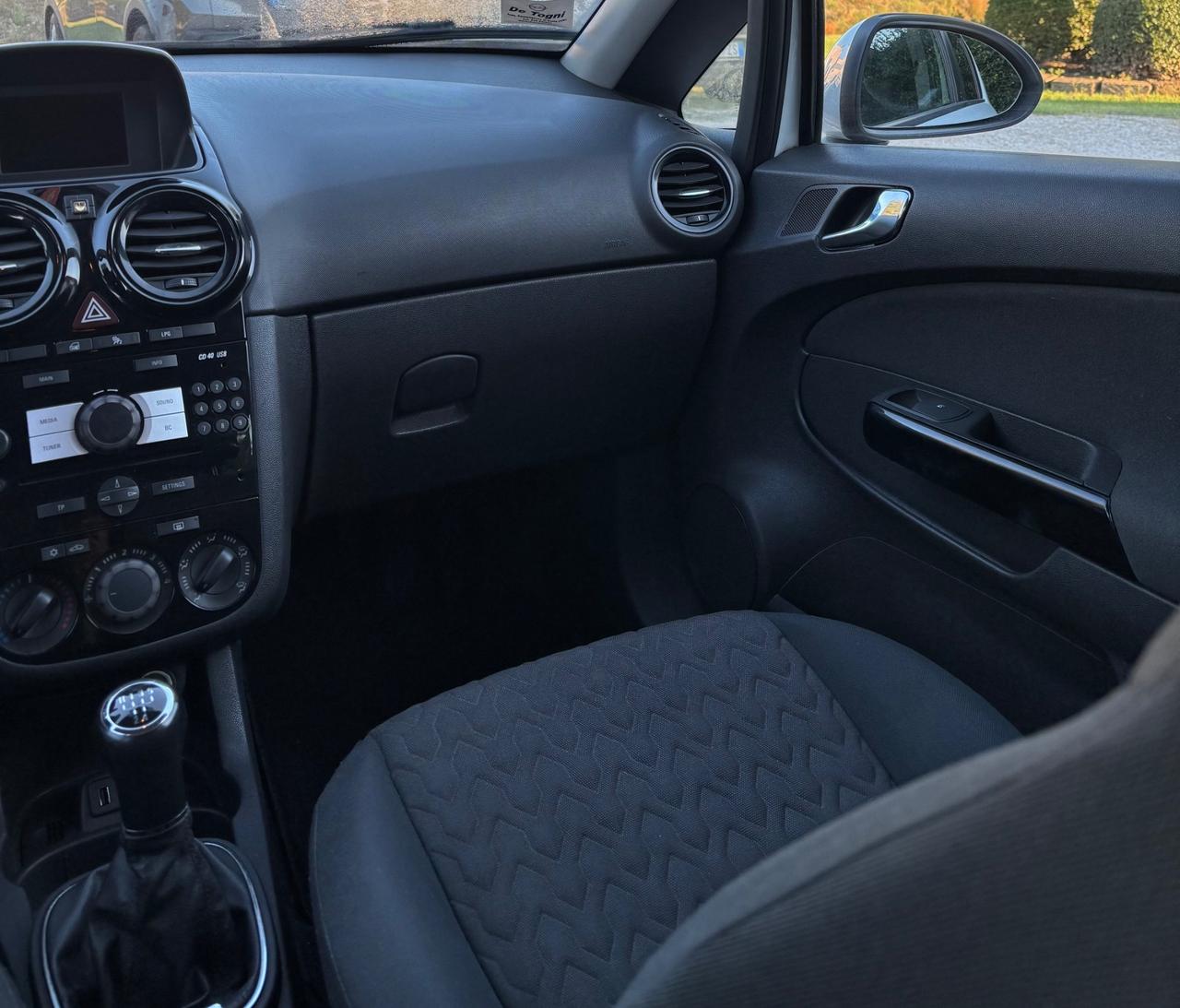 Opel Corsa 1.2 85CV 5 porte GPL-TECH Edition
