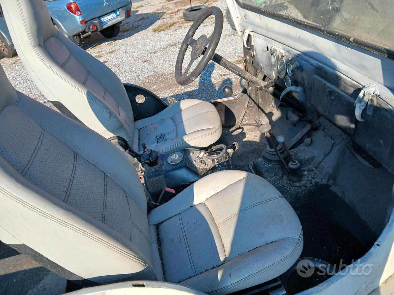 Jeep Willys 2200 benzina