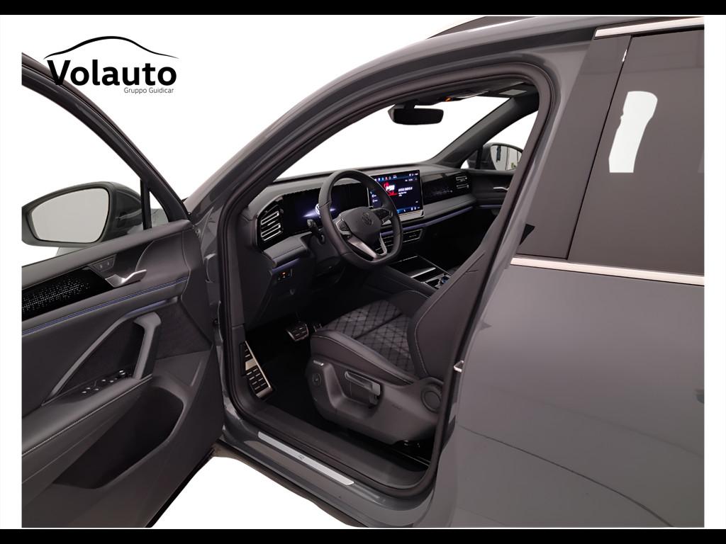 VOLKSWAGEN Tiguan III 2024 - Tiguan 2.0 tdi R-Line 150cv dsg