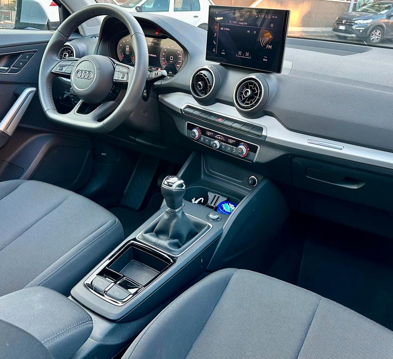 Audi Q2 30 TFSI Business Advanced