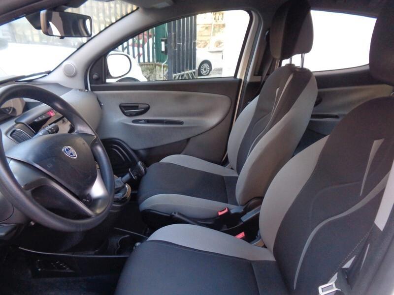 Lancia Ypsilon 1.2 69 CV 5 porte GPL Ecochic Silver