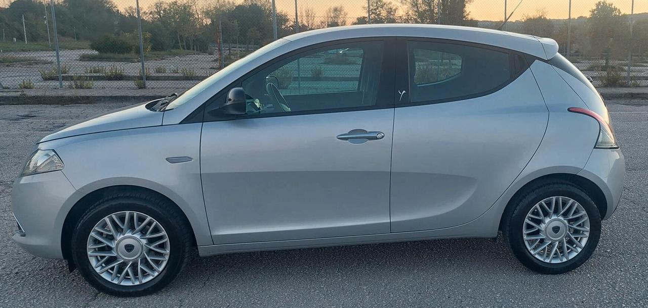 LANCIA YPSILON 1.2-UNICO PROPRIETARIO-NEOPATENTATI