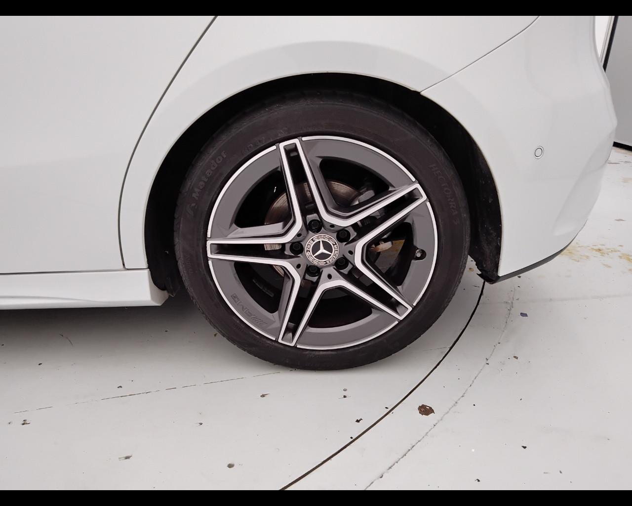 Mercedes-Benz Classe A - W177 2018 - A 180 d Premium auto