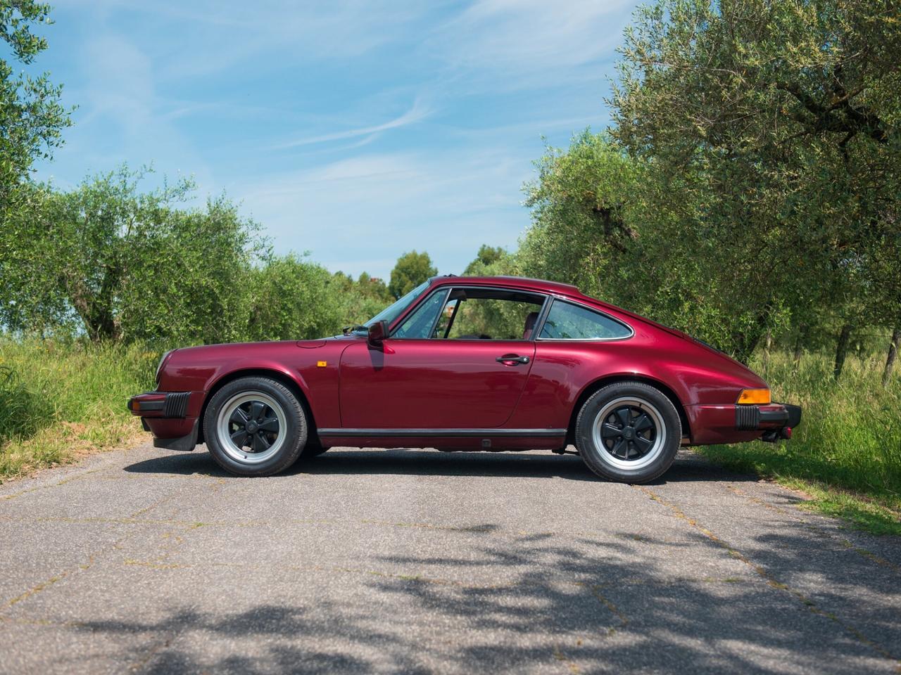 Porsche 911 Coupe 3.2 Carrera Service Book FULLY RESTORED