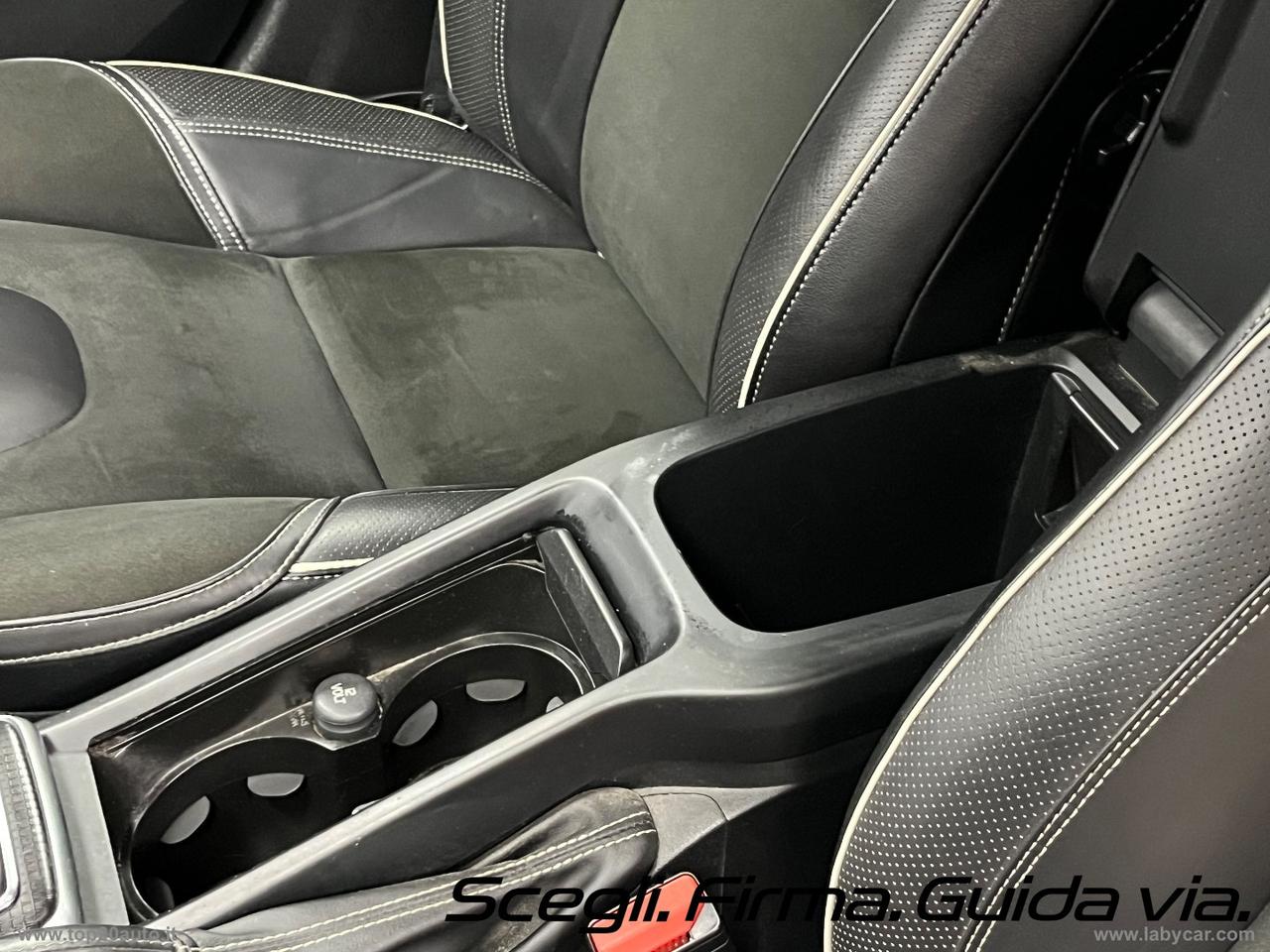 VOLVO V40 D2 R-design FARI LED|DOPPIO SCARICO