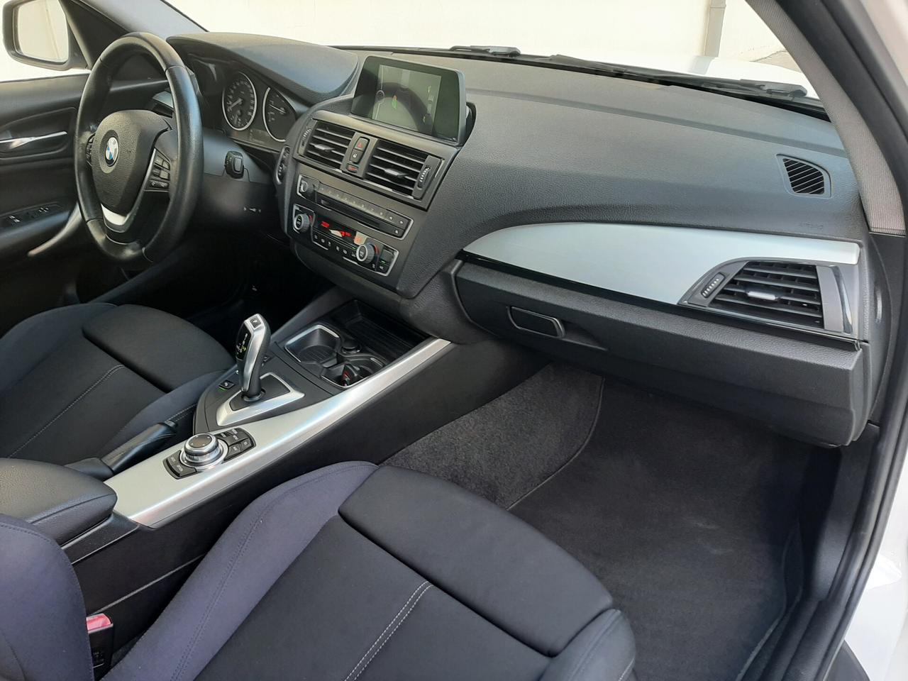 Bmw 118i 170cv 5p. Sport Line Aut.