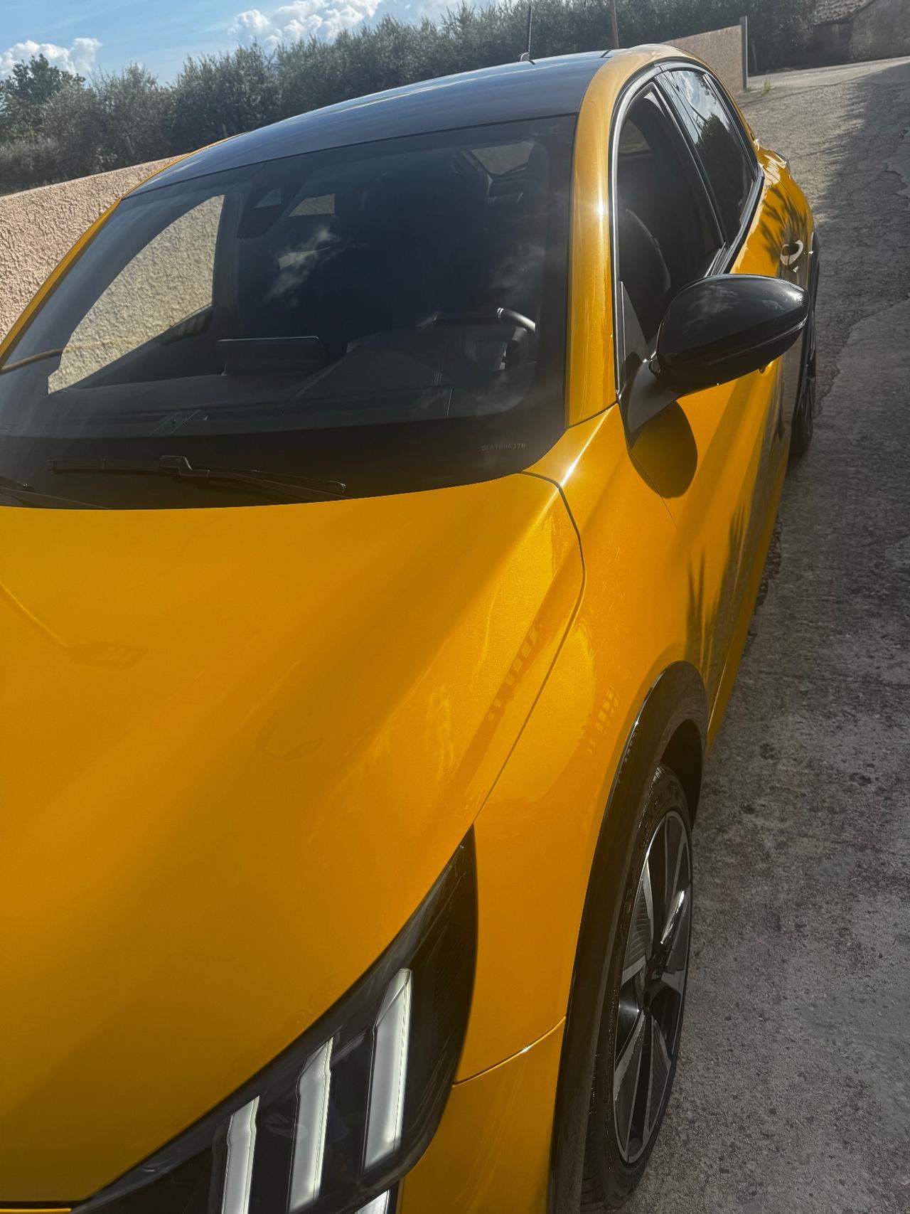 Peugeot 208 motore elettrico 136 CV 5 porte GT Pack