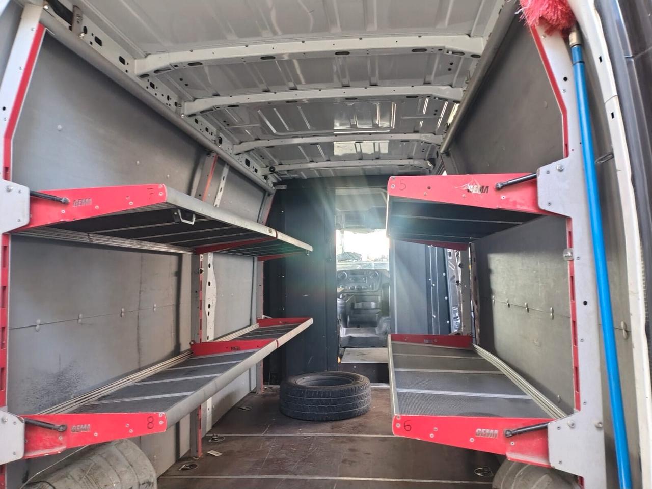 Renault MASTER 2.3 FURGONE TETTO ALTO CON ATTRZZATURA SCAFFALI IDRAULICI