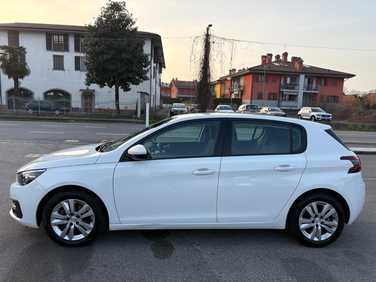 Peugeot 308 BlueHDi 130 S&S Allure