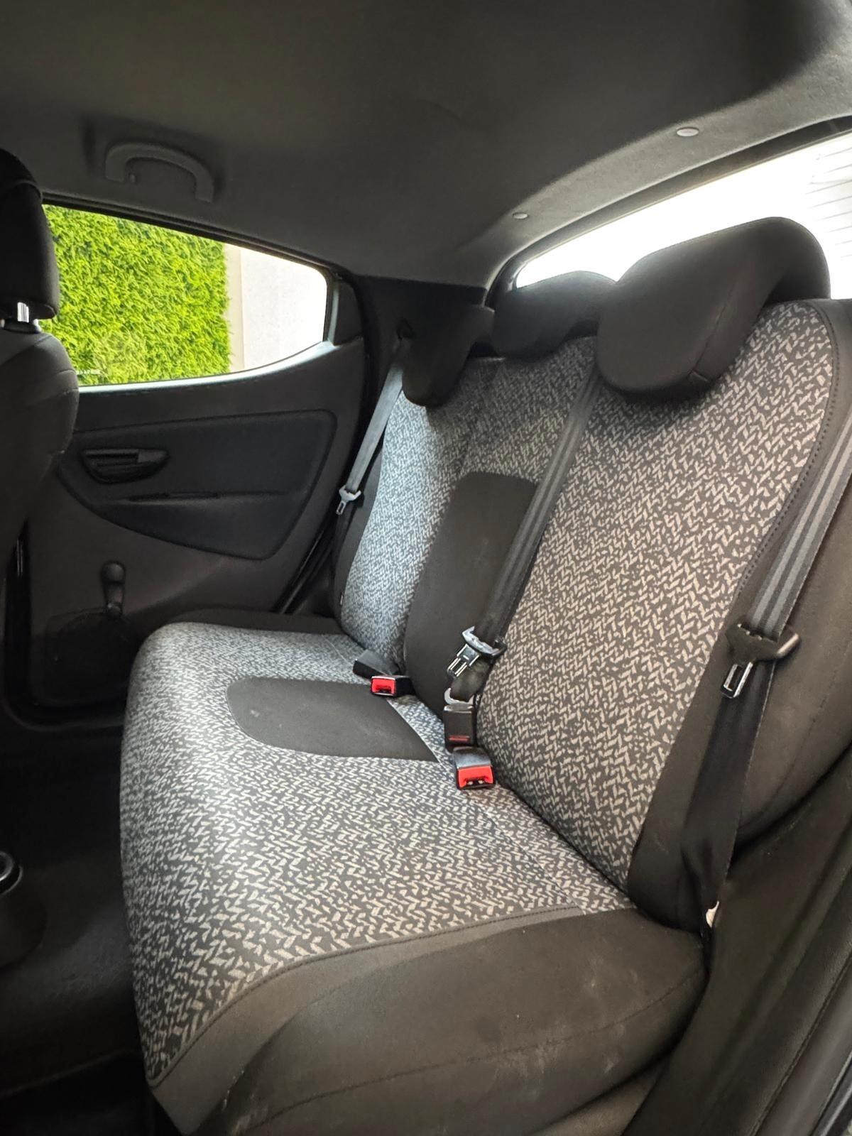 Lancia Ypsilon 1.0 FireFly 5 porte S&S Hybrid Ecochic Silver