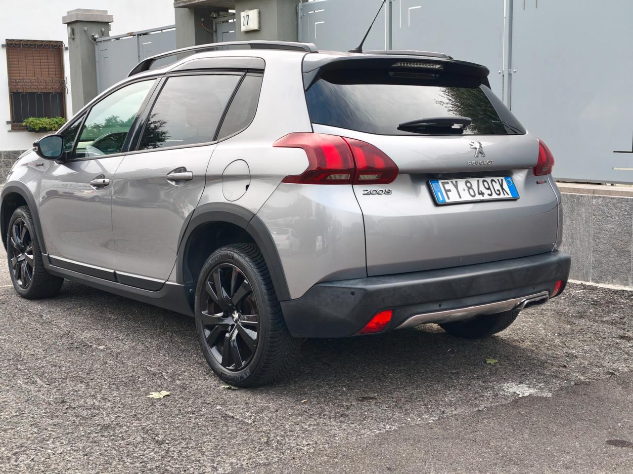 Peugeot 2008 1.2 PureTech 130cv GT Line - DISTRIBUZIONE NUOVA -