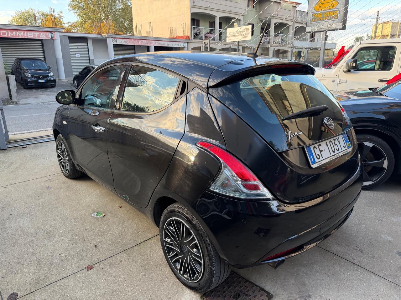 Lancia Ypsilon 1.0 FireFly 5 porte S&S Hybrid Ecochic Gold