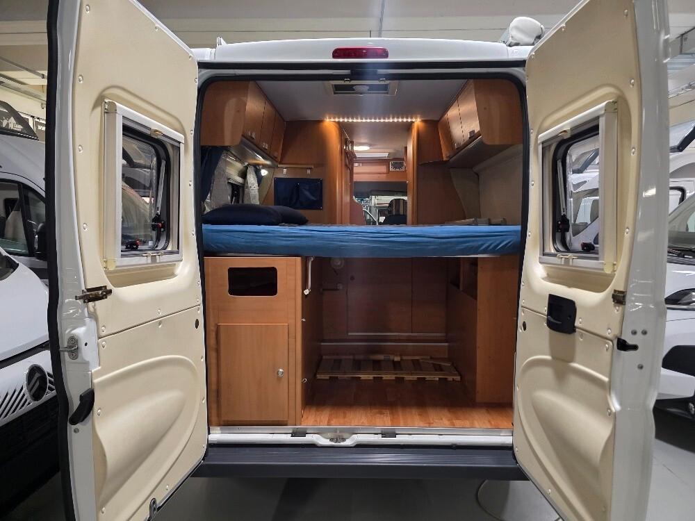 CAMPER VAN ROLLER TEAM LIVINGSTONE