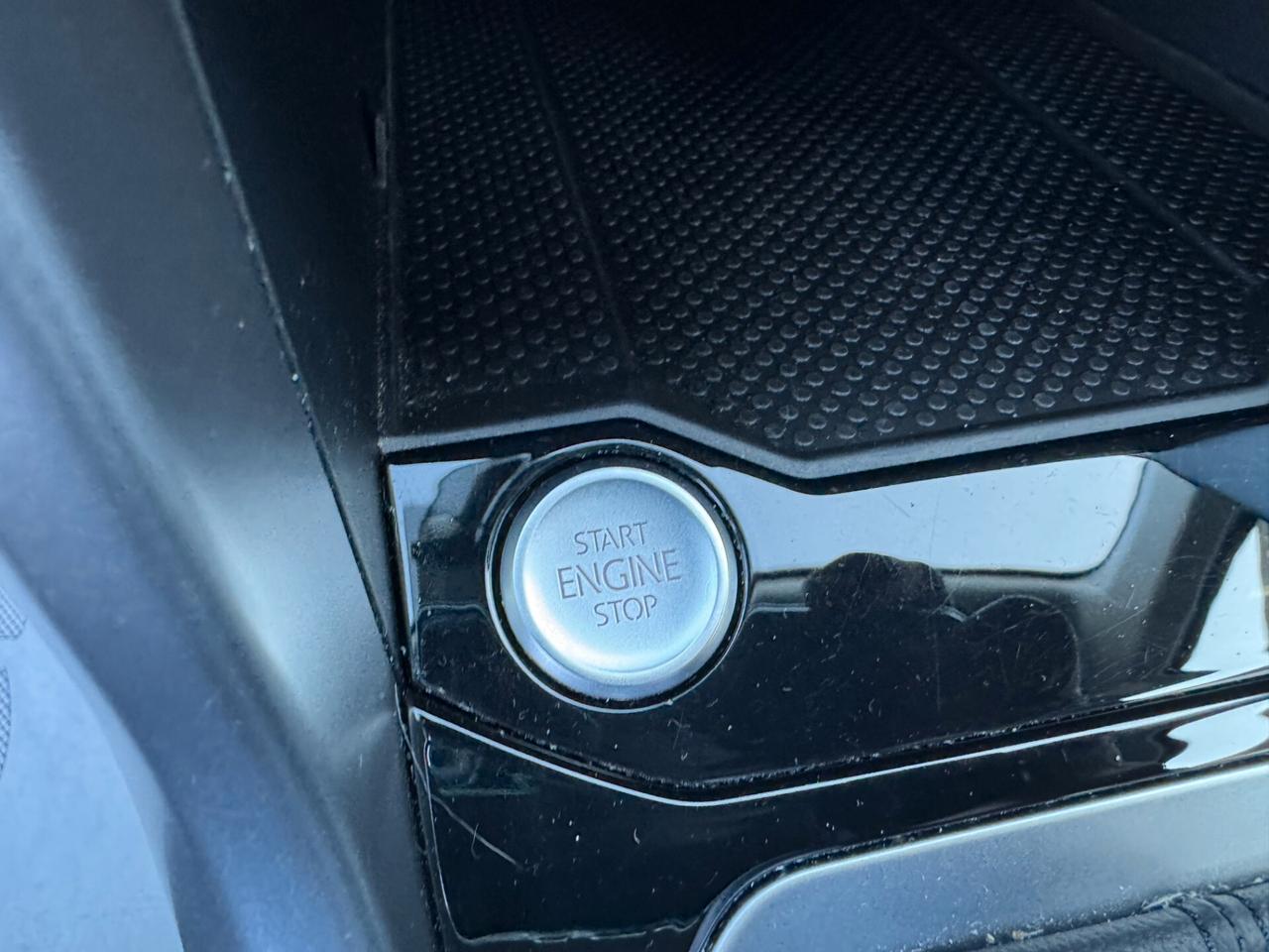 Volkswagen T-Roc 2.0 tdi Edition Plus 115cv NO VINCOLI/FARI IQLight