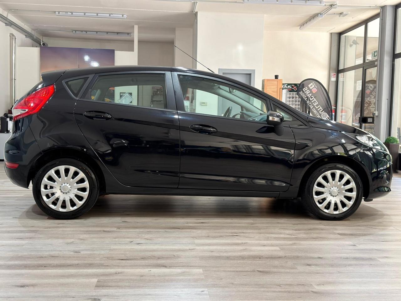 FORD FIESTA 1.2 BENZINA 60CV NEOPATENTATI 80.000km