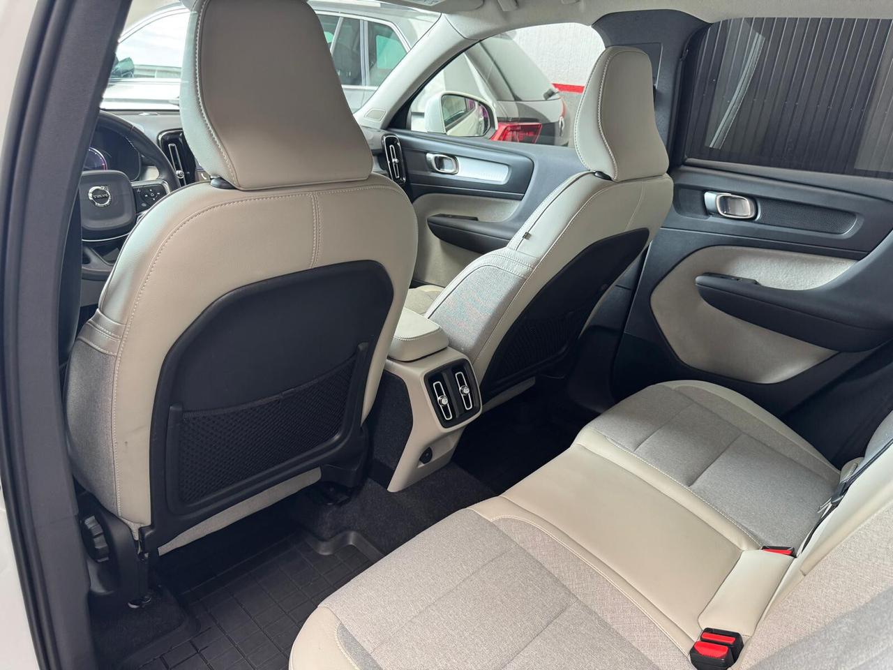 Volvo XC40 D4 AWD Geartronic Momentum
