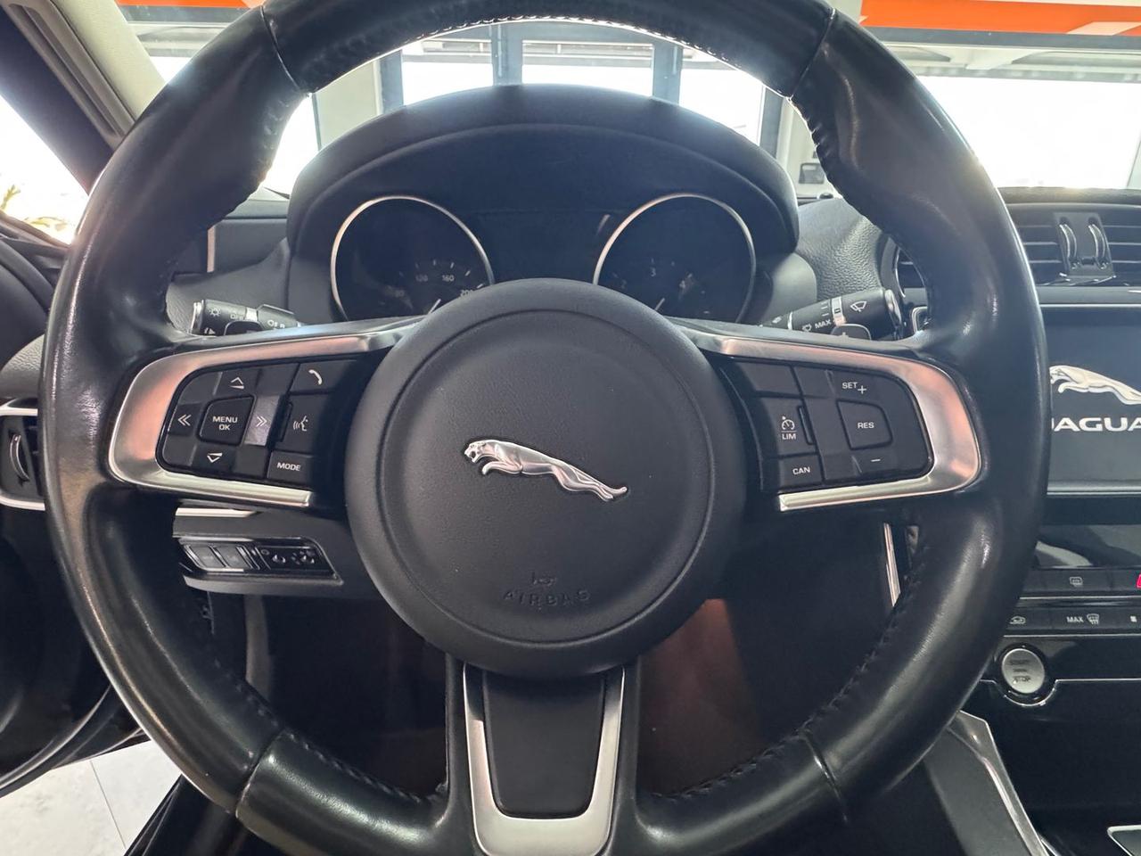 Jaguar XE Prestige Business Edition 2.0 20d #6791