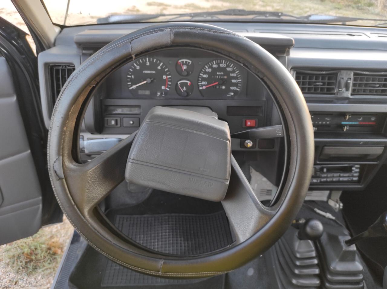 Nissan King Cab 2.5 Diesel - 4x4 GANCIO TRAINO