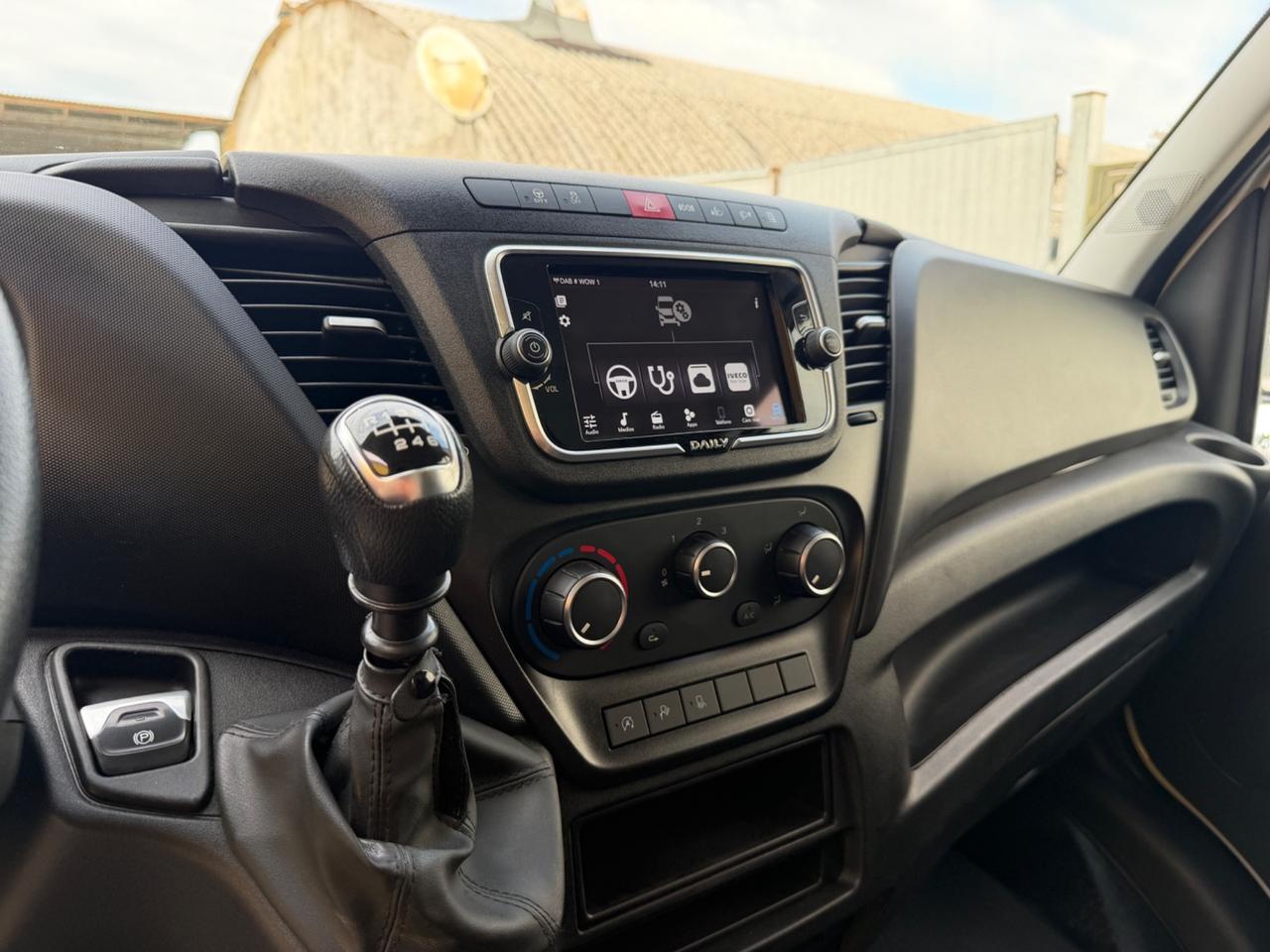Iveco Daily 35-140 L2H2 Clima - 2022