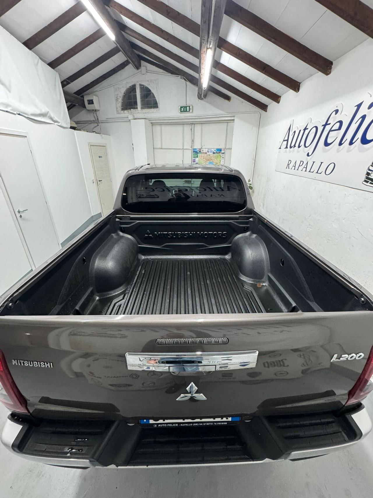 Mitsubishi L200 2.3 D Double Cab 4x4 Super Select Diamond aut.