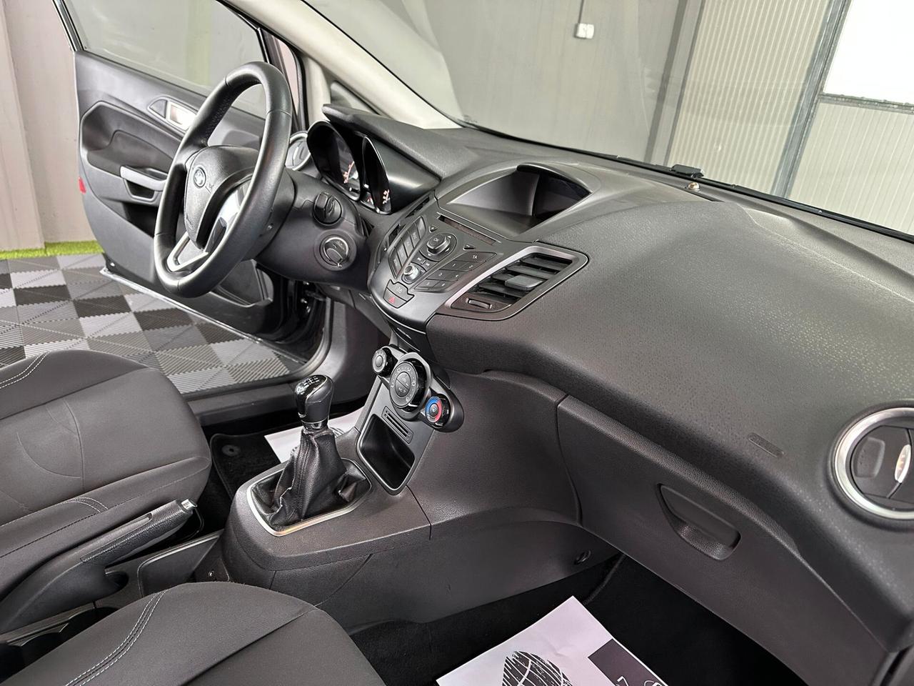 Ford Fiesta 1.5 TDCi 75CV 5 porte Titanium