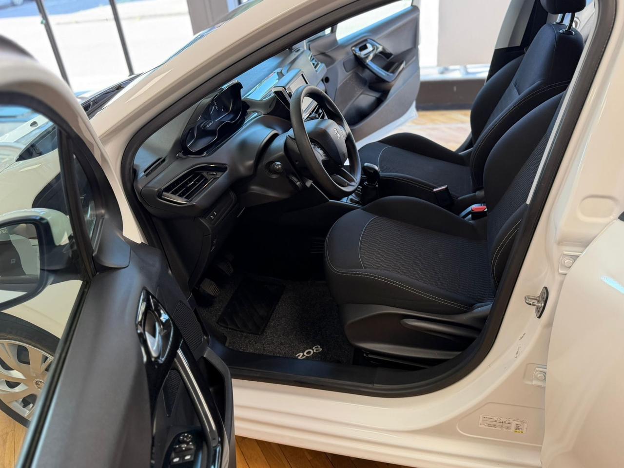 Peugeot 208 PureTech 1.2 Benzina 82CV 5 porte Allure Soli 40.000km!!!