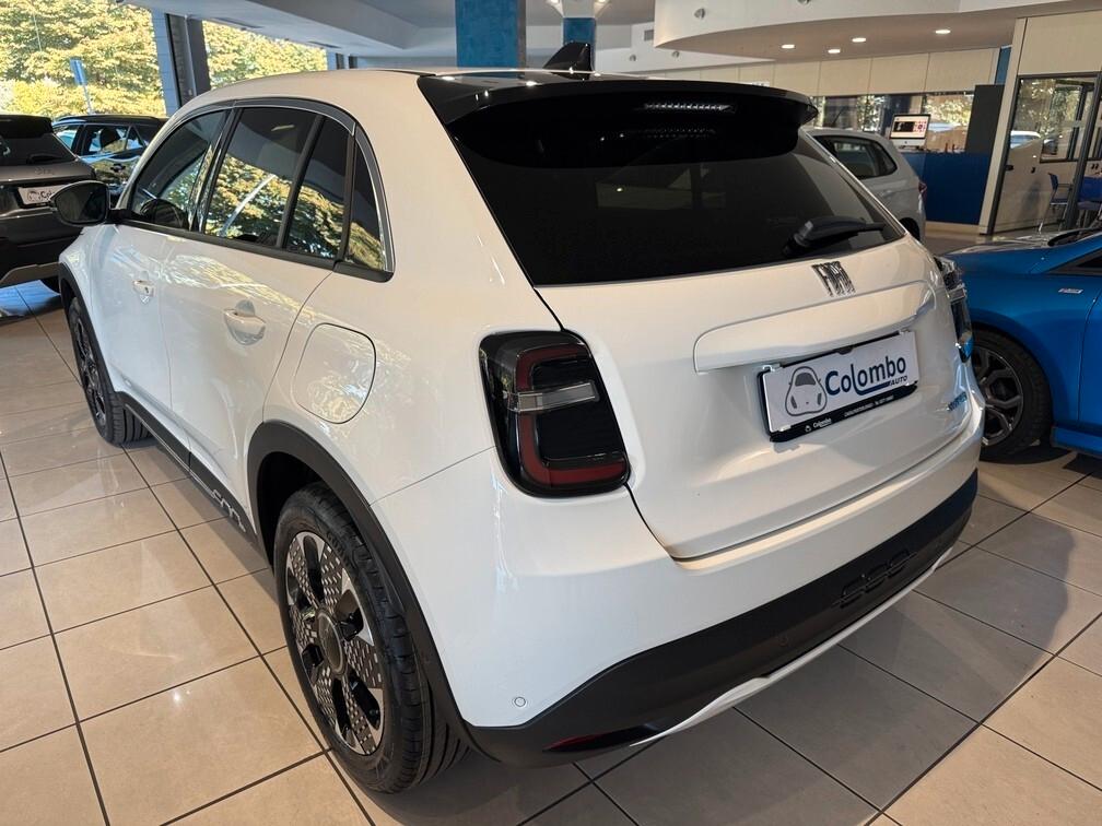 Fiat 600 1.2 hybrid La Prima 110cv auto Navi Led App conn Cam 18" Neopat