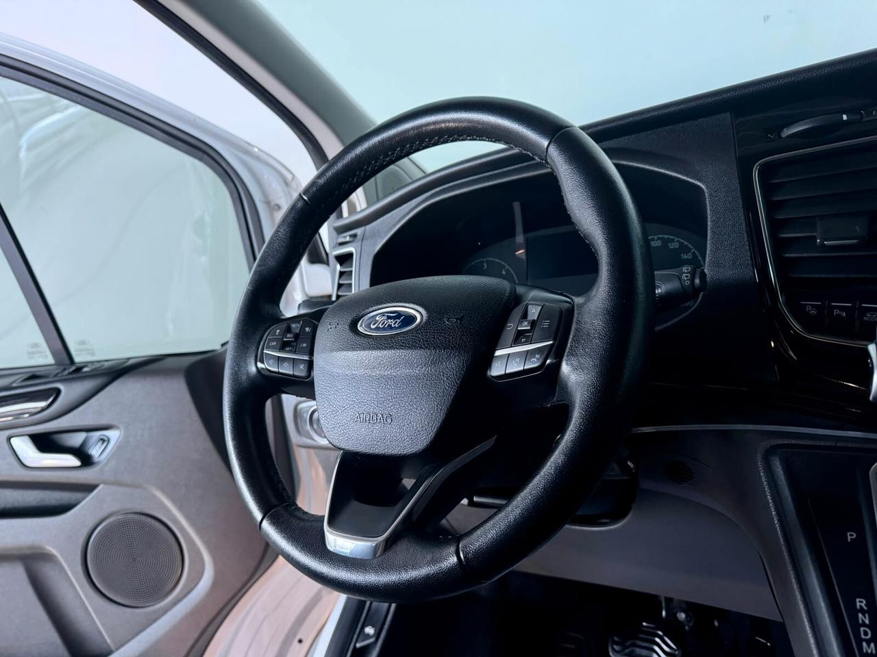 Ford Tourneo Custom 320 2.0 TDCi 185CV aut. PC Sport
