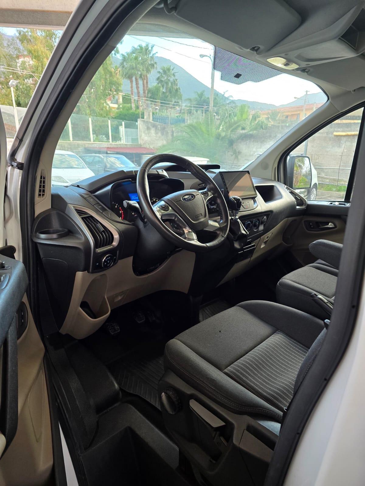 Ford Transit Custom 270 2.0 TDCi 130 PC Furgone Titanium