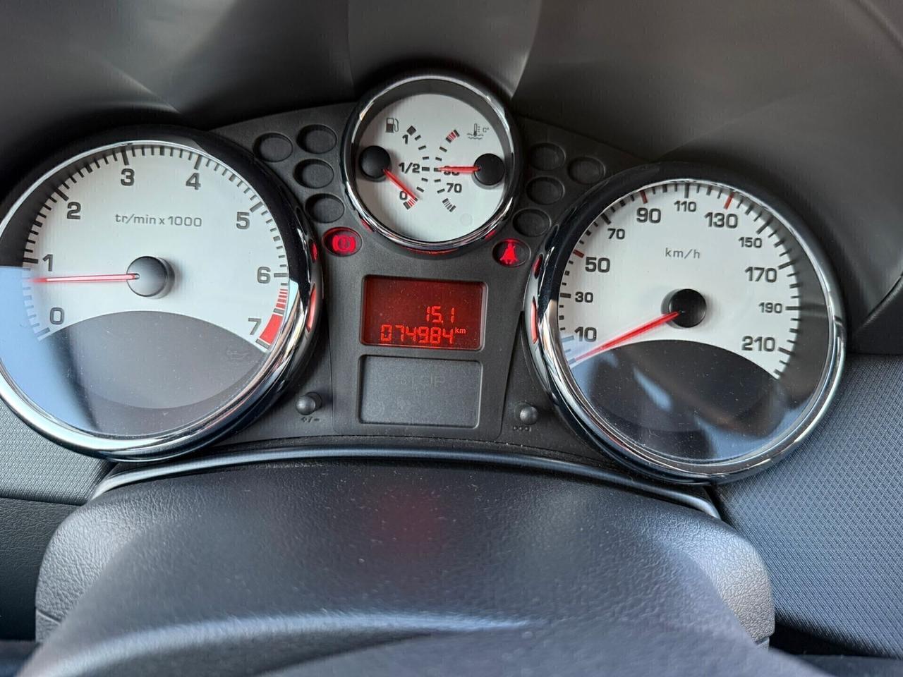 Peugeot 207 1.4 benz 74.900 KM
