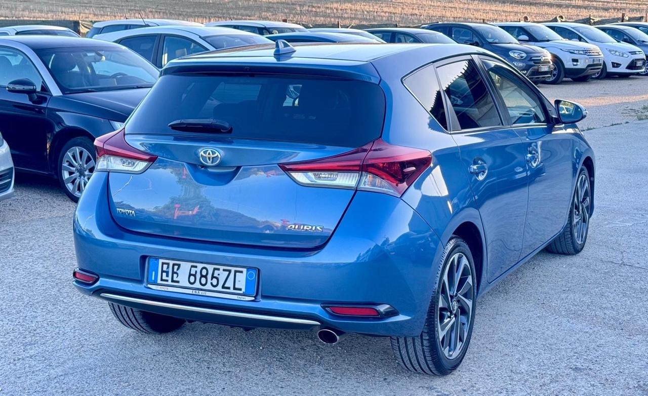 Toyota Auris 1.6 D-4D Lounge