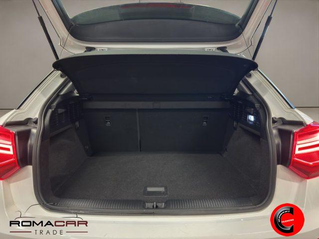 AUDI Q2 30 TFSI BUSINESS NAVI E SENSORI!