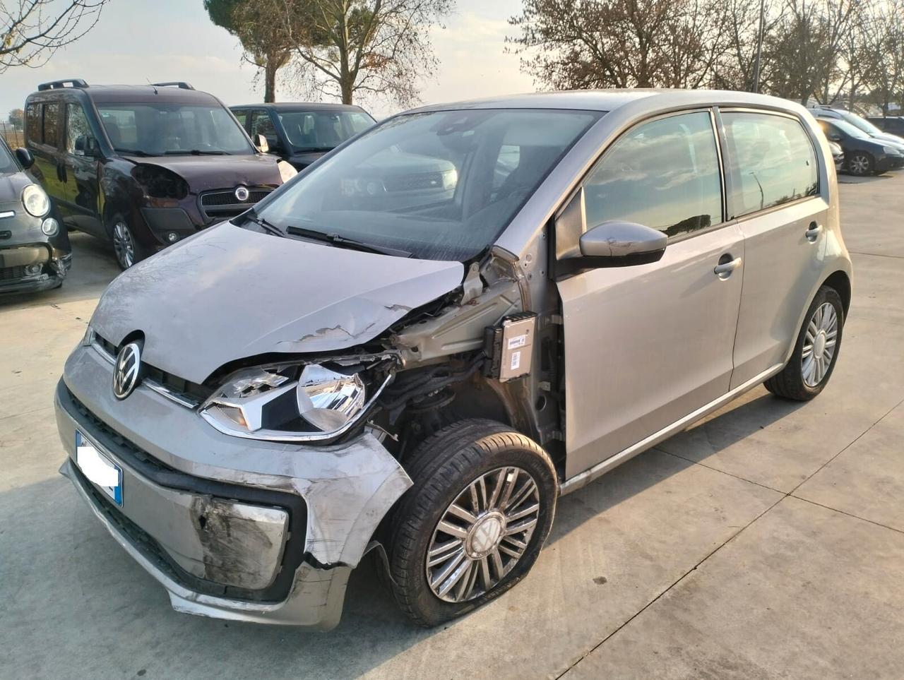 Volkswagen up! 1.0 5p. - SINISTRATA