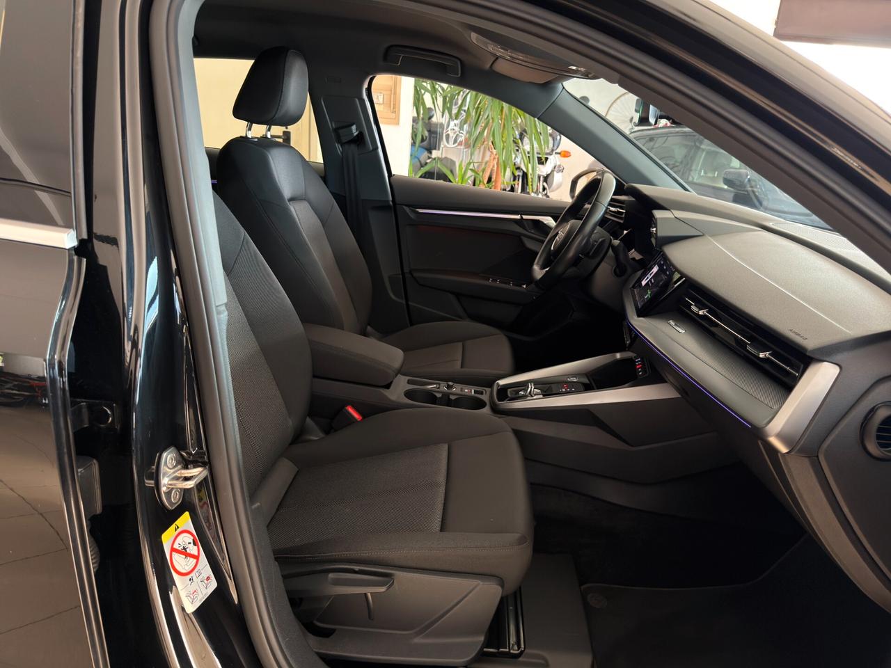 AUDI A3 S-Tronic S-Line 1.0cc 110Cv Automatica