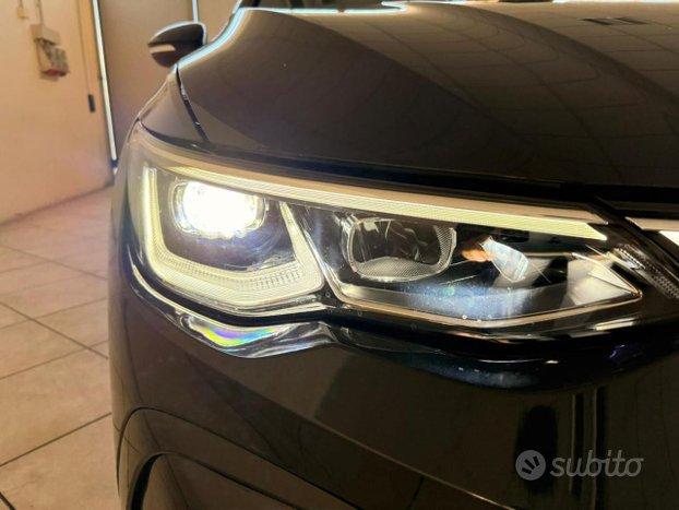 VOLKSWAGEN Golf 1.5 TSI EVO ACT R-Line