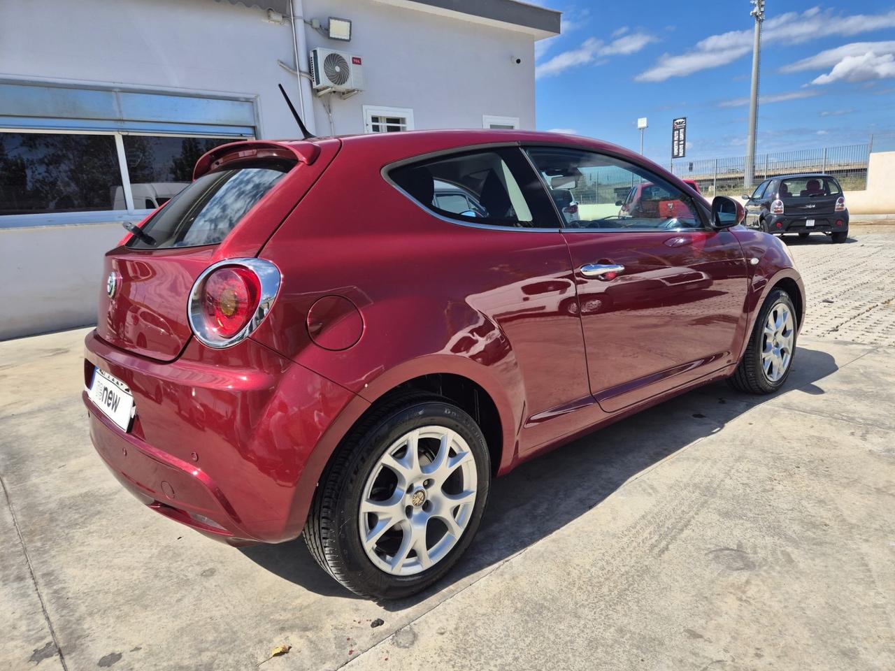 Alfa Romeo MiTo 1.6 JTDm-2 S&S Distinctive Sport Pack