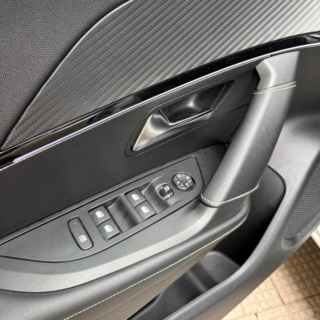 Peugeot 2008 **IVA ESPOSTA, AUTOCARRO**