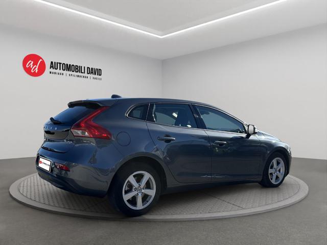 VOLVO V40 D2 1.6 Momentum