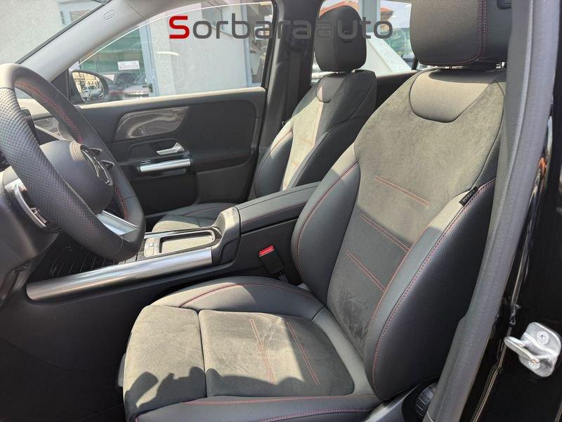 Mercedes-Benz GLA 200 d Automatic AMG Line Premium con Tetto Panoramico.