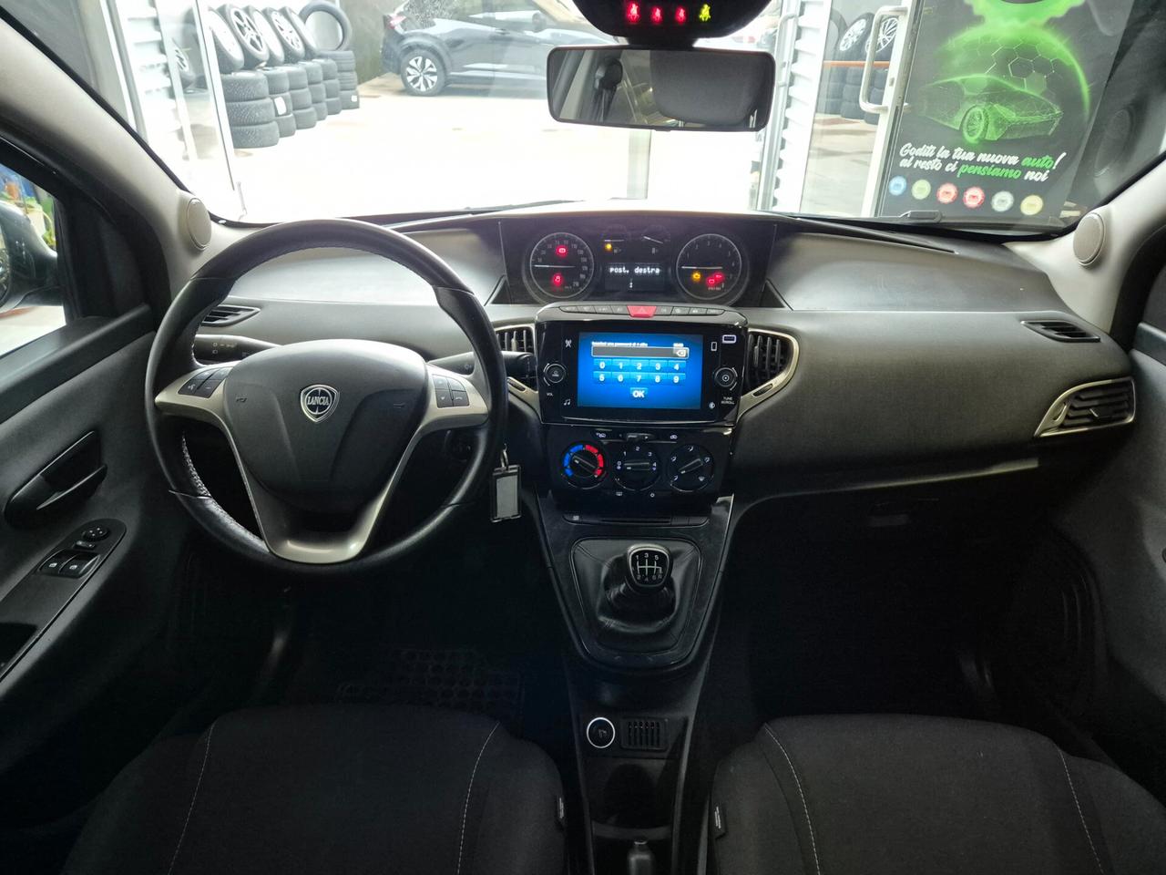 Lancia Ypsilon 1.0 FireFly 5 porte S&S Hybrid Ecochic Gold