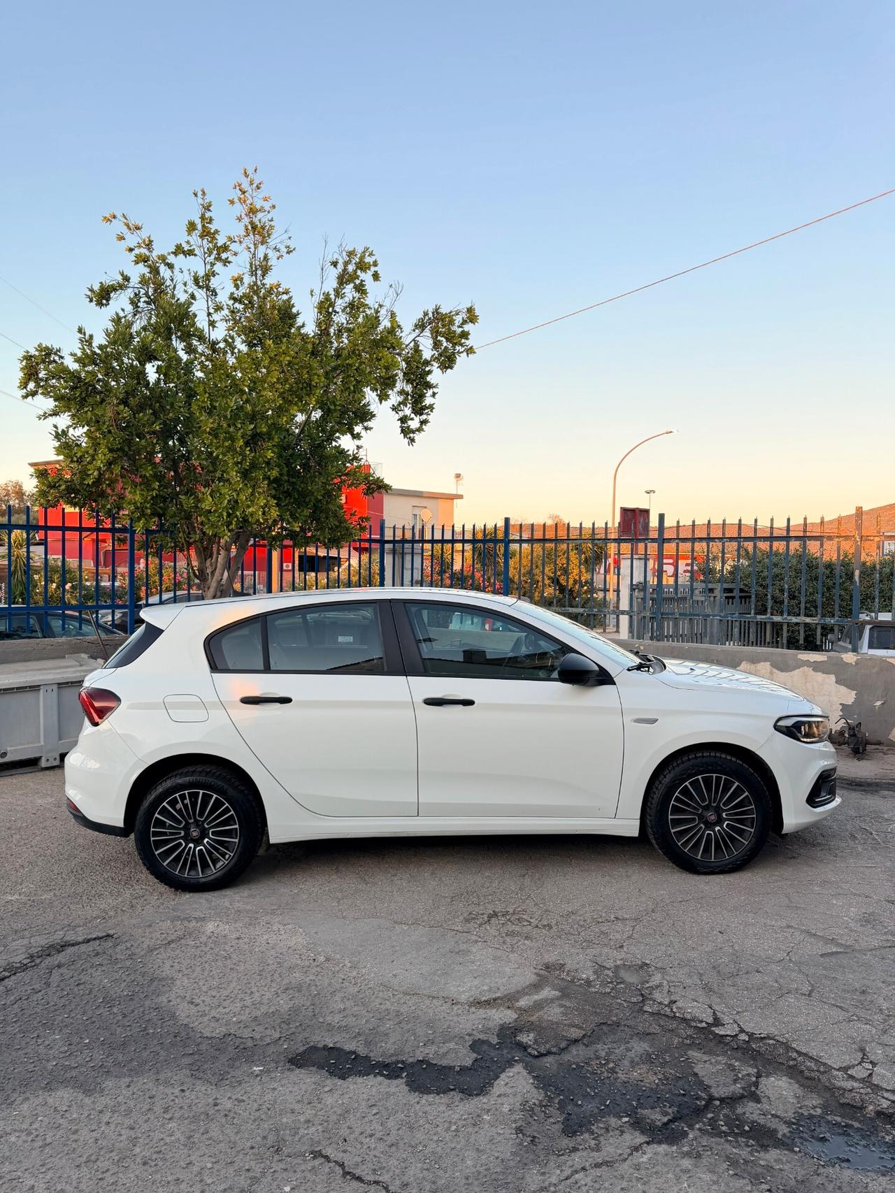 FIAT TIPO 1.5 HYBRID DCT 62.000 KM