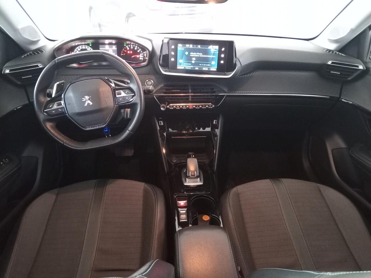 Peugeot 208 BENZ.1.2 C.V 100 AUTOM PER NEO PATENTATI