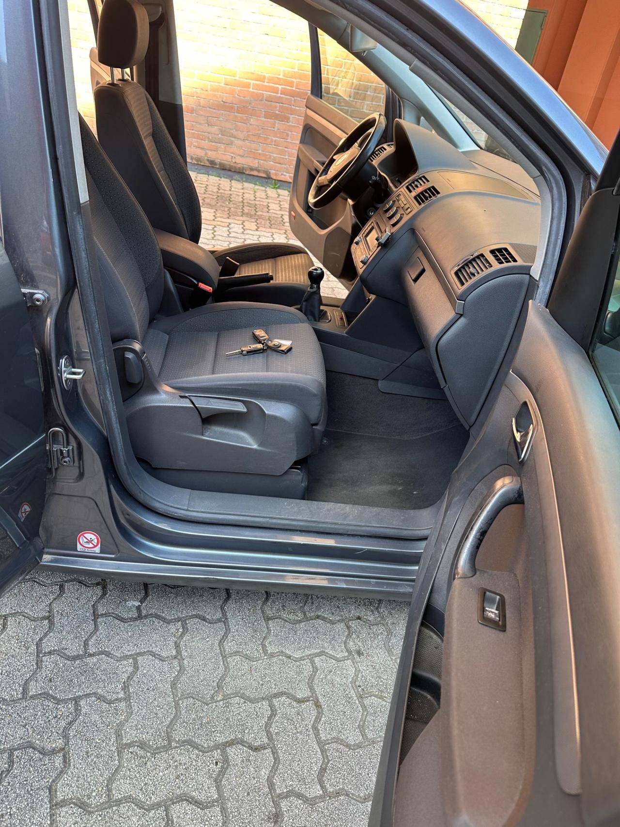 Volkswagen Touran 1.6 16V FSI Goal