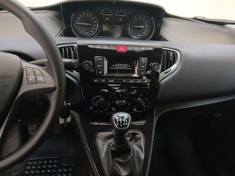 Lancia Ypsilon 1.0 firefly hybrid Oro s&s 70cv