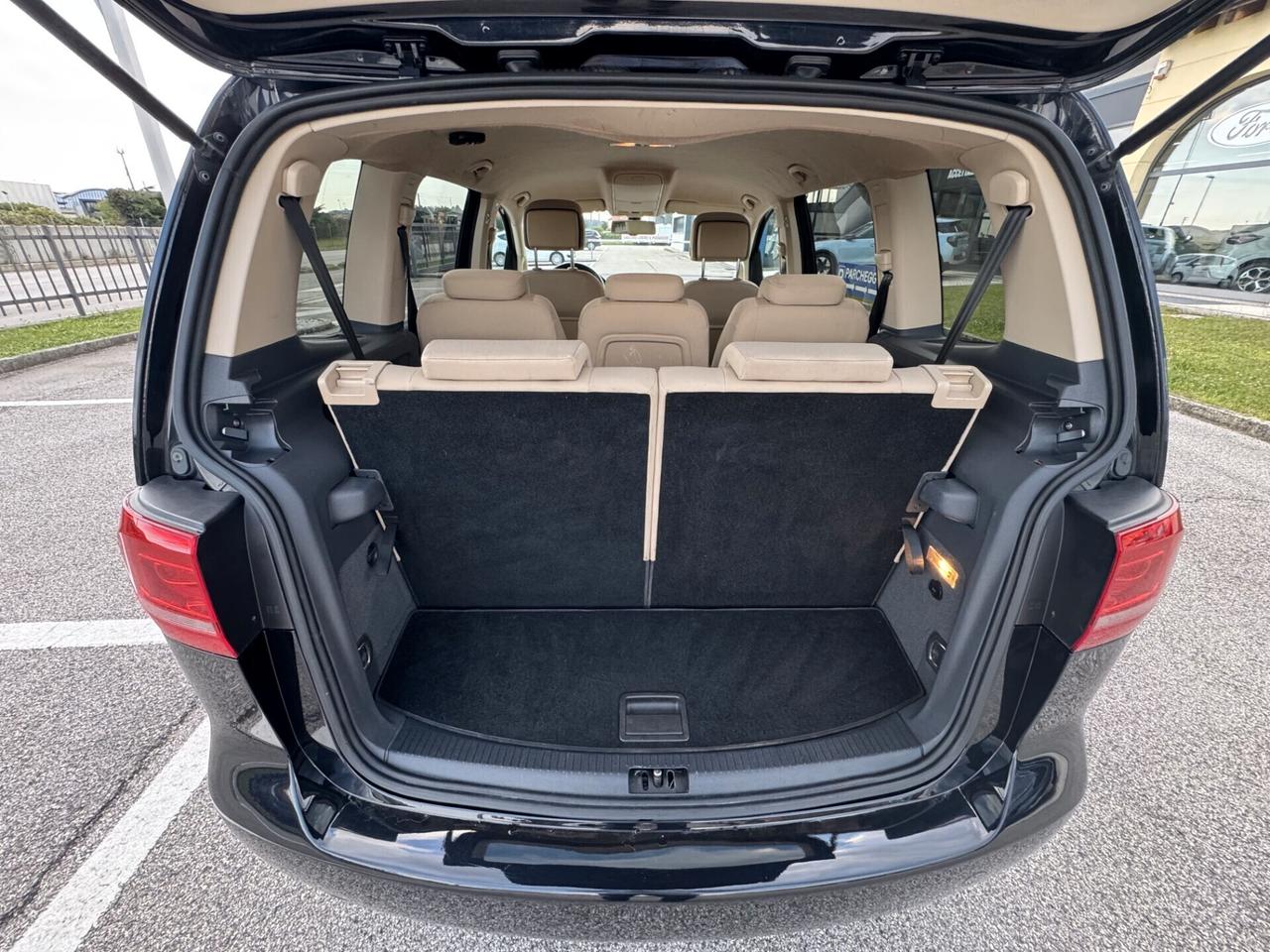 Volkswagen Touran 1.6TDI DSG Autom. 105CV - 7 Posti