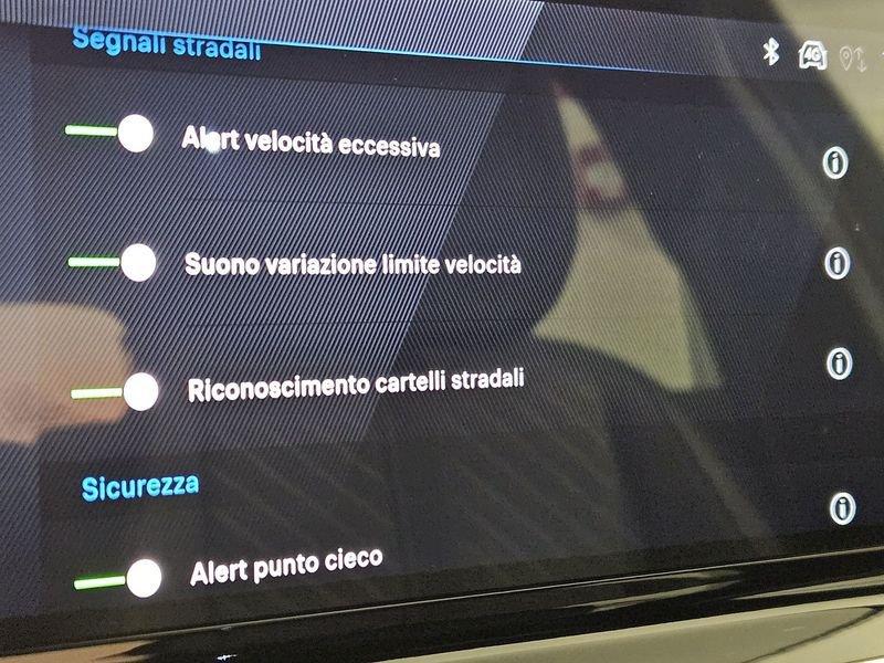 Peugeot 2008 Hybrid 136 e-DCS6 Allure auto