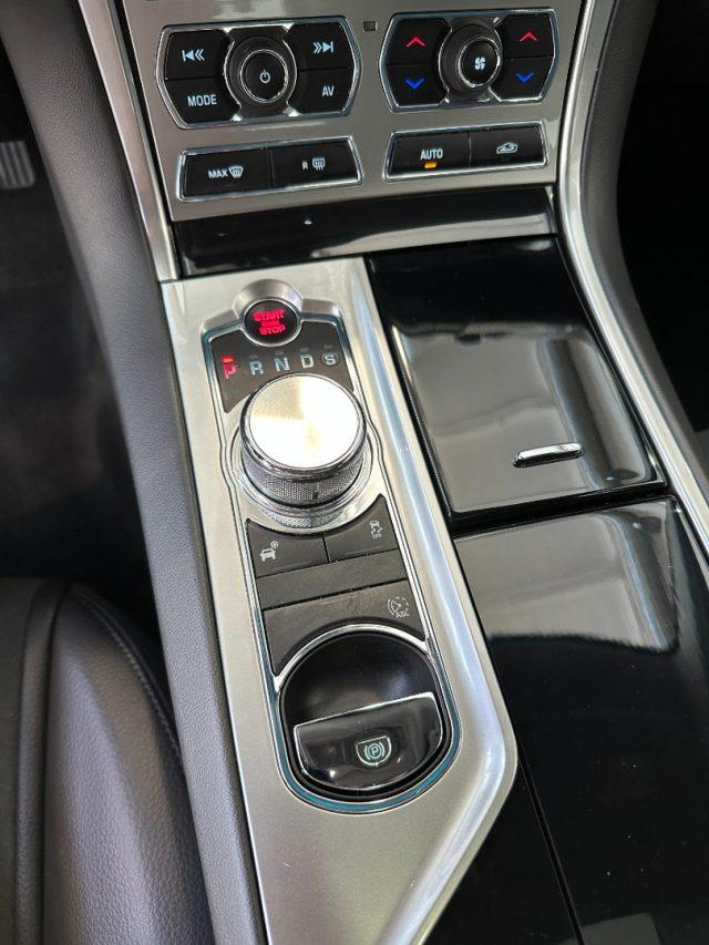 JAGUAR XF 2.2 D 200 CV Luxury - 18" - Tetto - Camera-Keyless