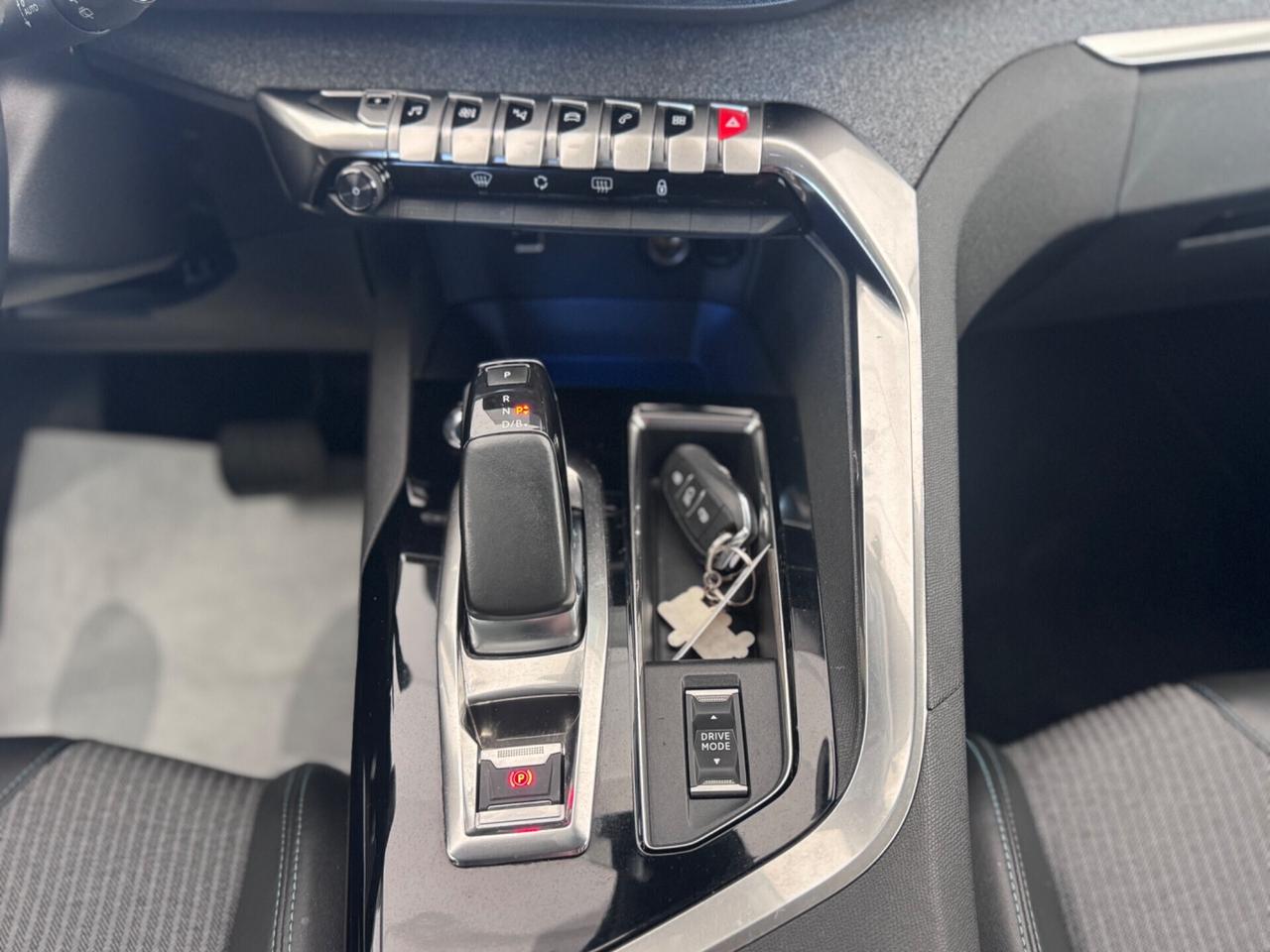 Peugeot 3008 Hybrid 225 e-EAT8 Allure Pack