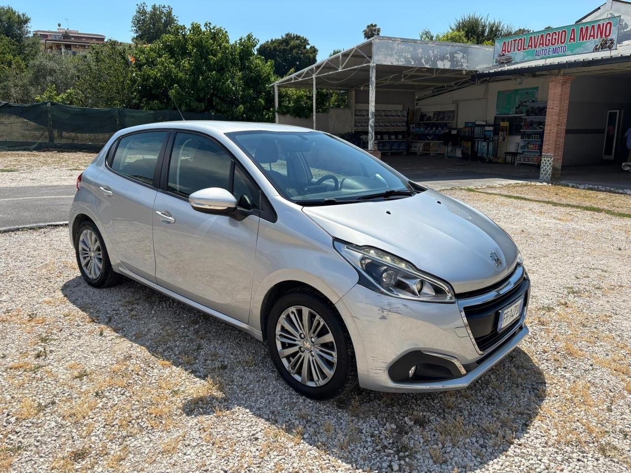 Peugeot 208 PureTech 82 5 porte Allure