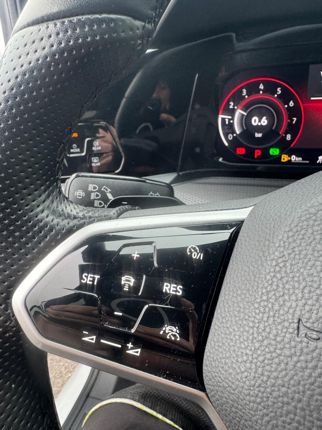 Volkswagen Golf GTI 2.0 TSI DSG